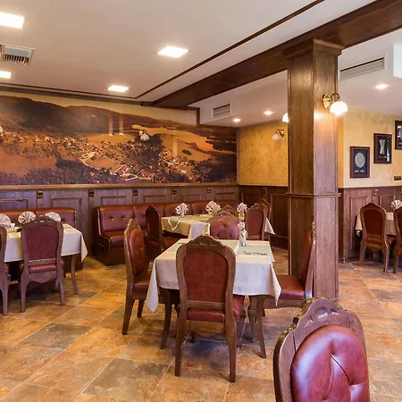 Complex Rayuvski 招待所